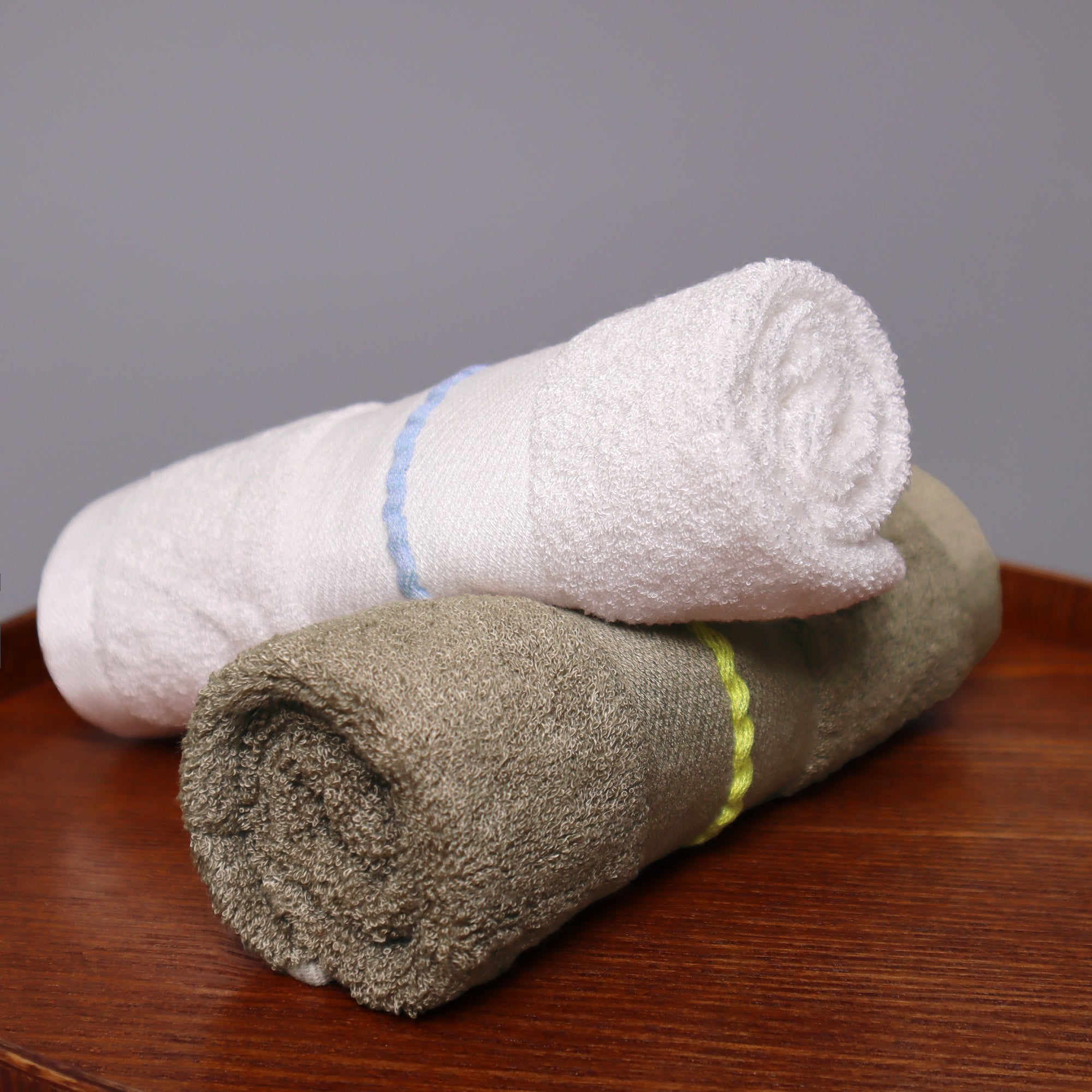 Premium Viscose Bamboo Washcloth Set - Pack of 4, 13x13 in Soft and Absorbent, Durable and Comfortable, Suitable for Body & Face, Baby and Adults