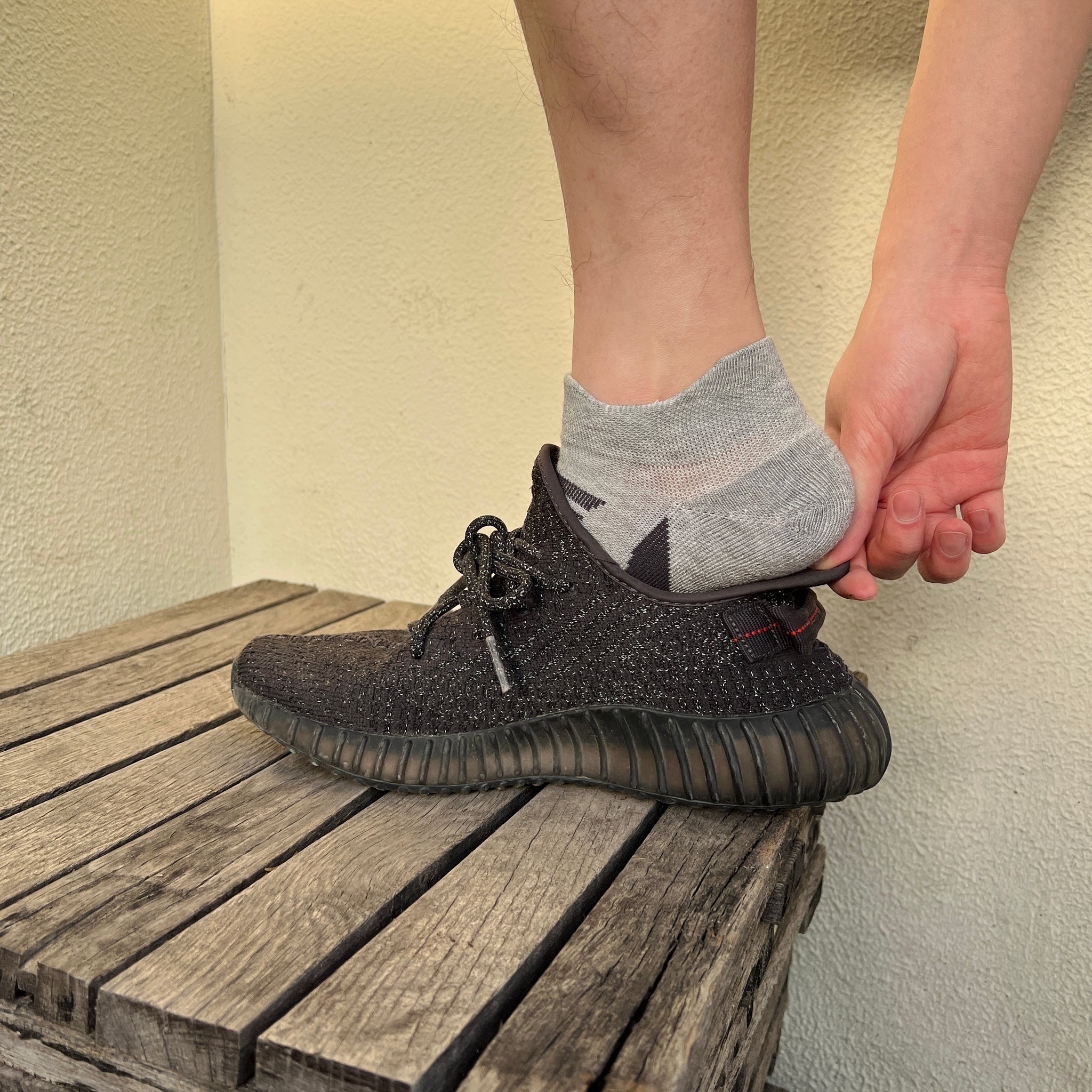 SERISIMPLE Low Cut Performance Cotton Bamboo Socks Padding Athletic Cushion Compression Wicking Running Men Women 3 Pairs