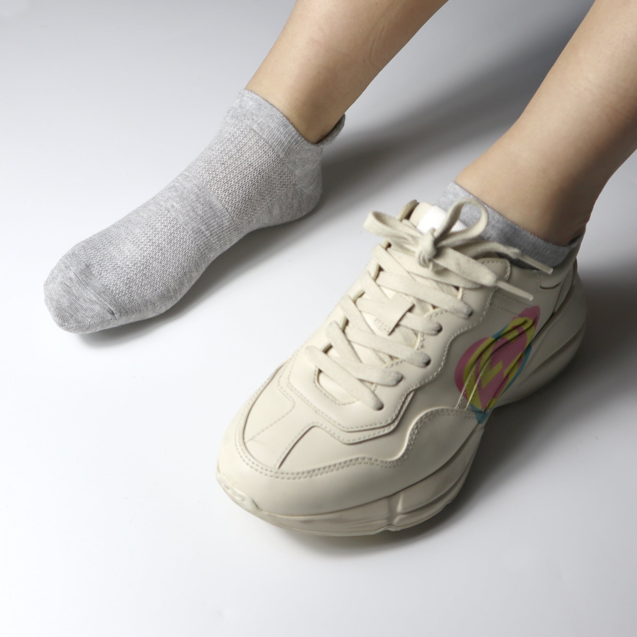 Women Ultra Thin Socks Bamboo Low Cut No Show Ventilating Low Ankle Anti Odor Arch Support Mesh Socks 5 Pairs