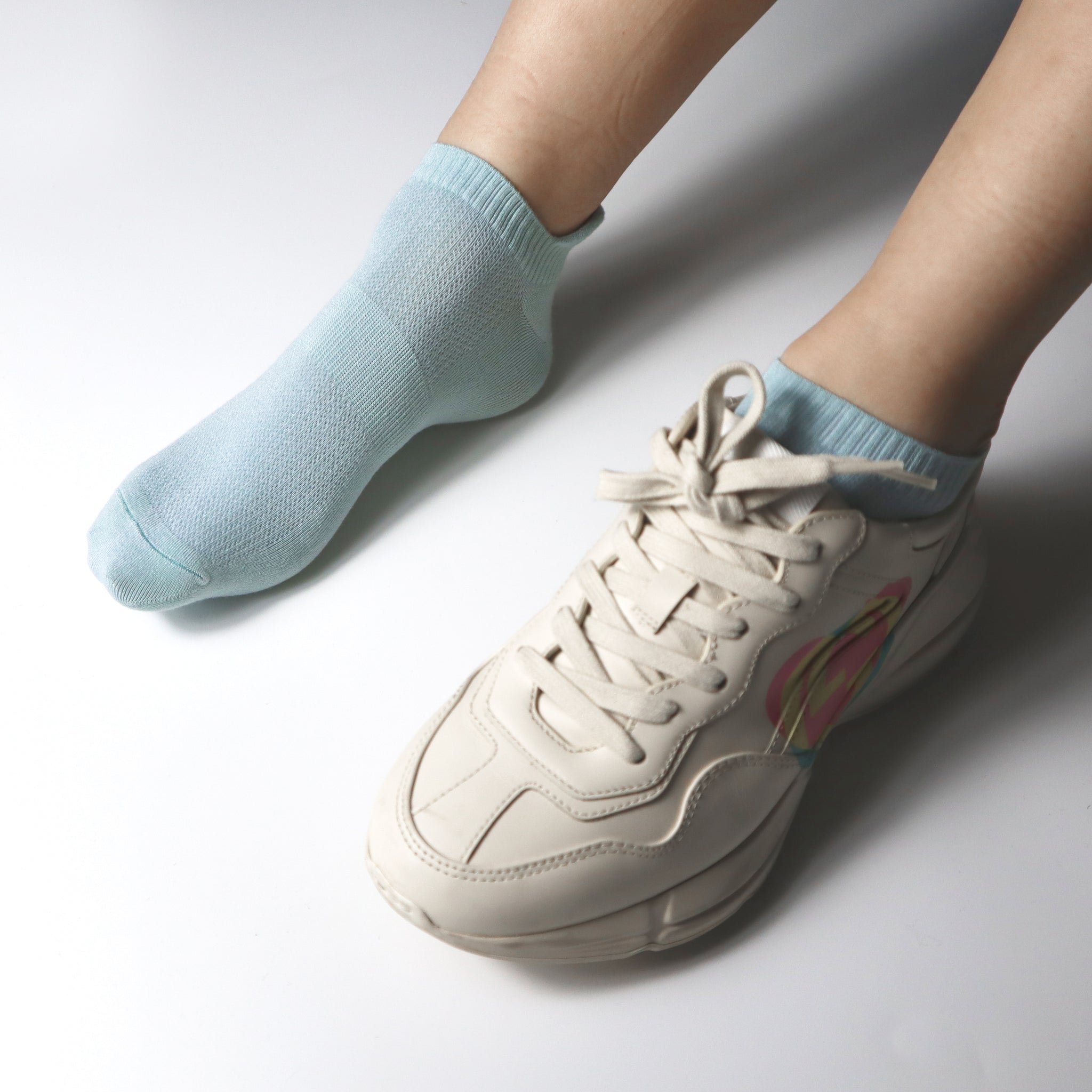 Women Ultra Thin Socks Bamboo Low Cut No Show Ventilating Low Ankle Anti Odor Arch Support Mesh Socks 5 Pairs