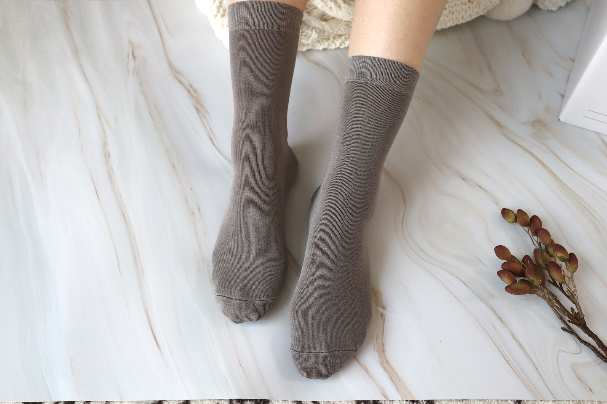 Women's Soft Thin Bamboo Crew Socks, Fit Stretchy Casual, Business, Dress Calf Sock 5 Pairs