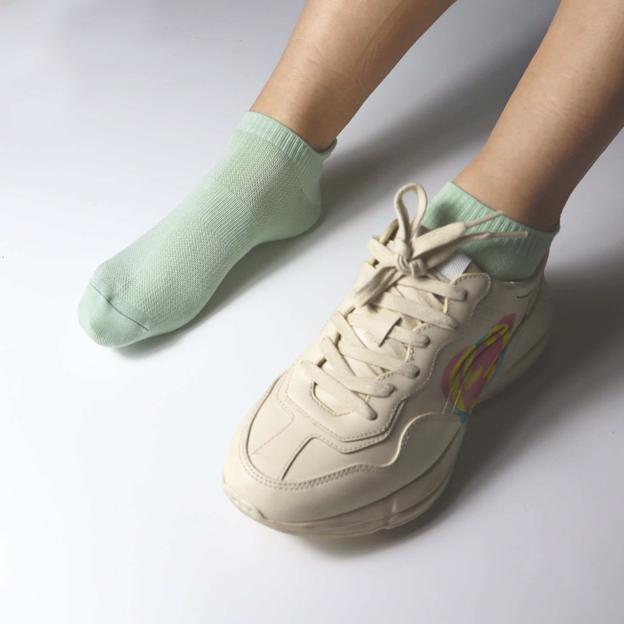 Women Ultra Thin Socks Bamboo Low Cut No Show Ventilating Low Ankle Anti Odor Arch Support Mesh Socks 5 Pairs